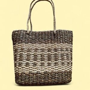 Woven straw tote